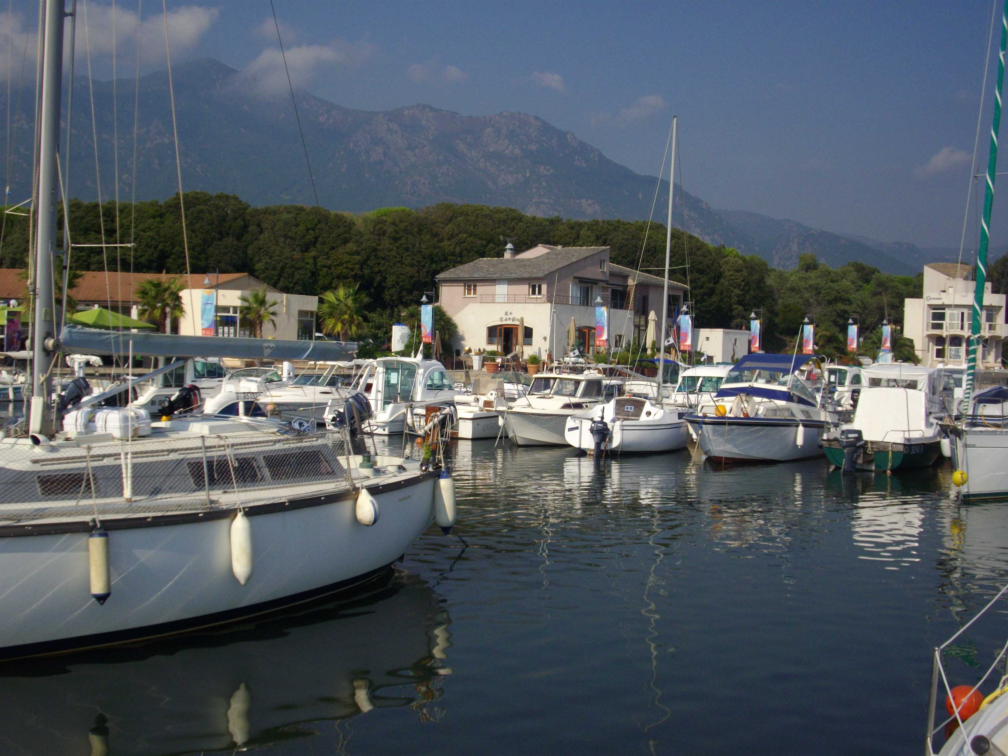 Hafen Taverna