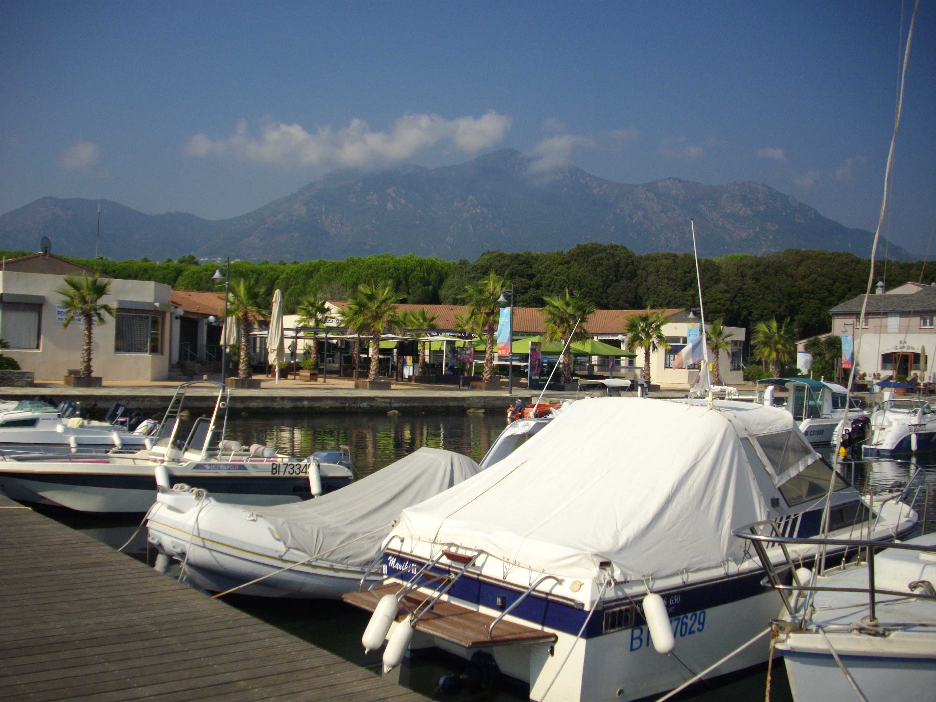 Hafen Taverna